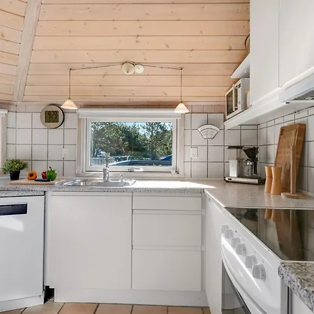 Ansine - 1-2km From The Sea By Interhome
